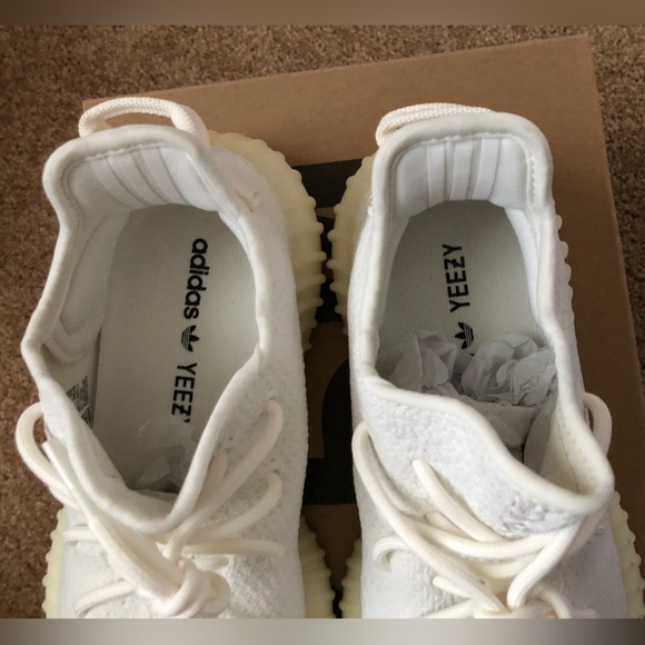 YEEZY BOOST V2 Cream White Women Size US7 - Picture 4 of 8